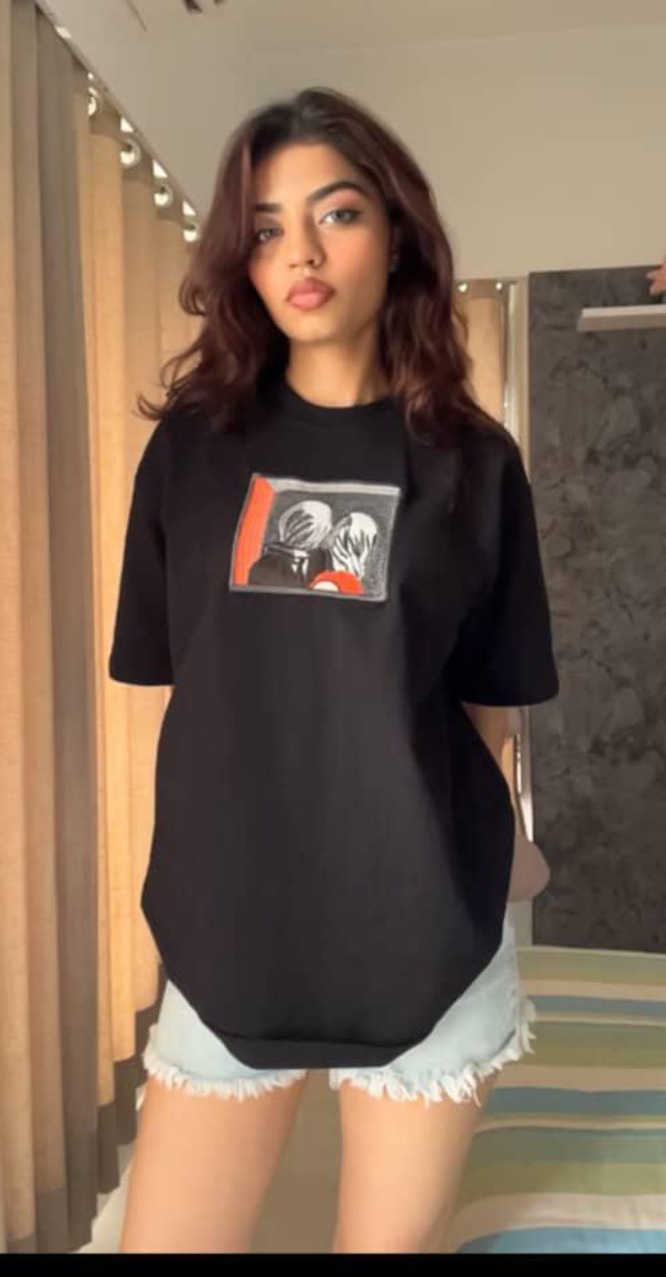 A couple embroidery tee